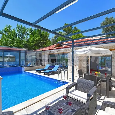 Private Eyfa Villa